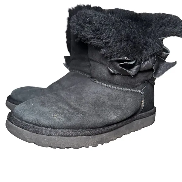Ugg Daelynn Sheepskin Booties Womens Leather Bow Accent Shearling Winter Size 7 - Image 2