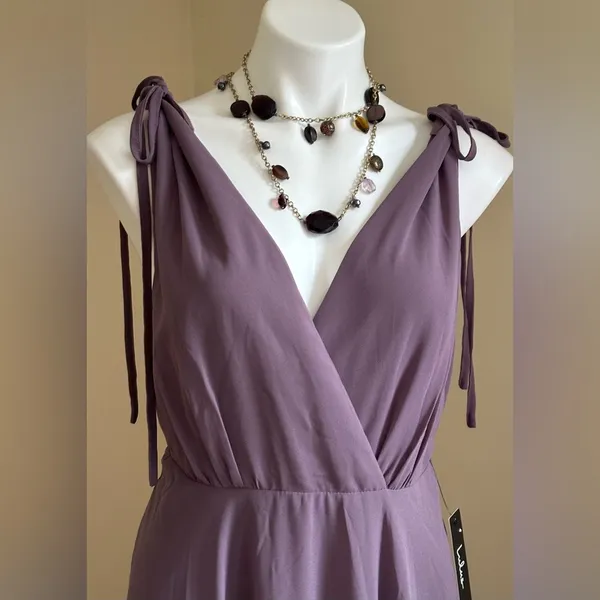 Lulus Lavender NWT Evening Maxi Tie Straps Gown.V Neck Low Cut Sz L Zip In Back. - Image 5