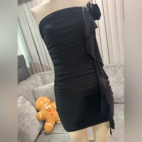 🌸AMTIOUS elegant strapless ruched dress ✨ Black Size M - Image 6
