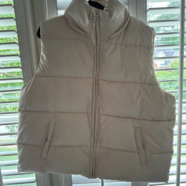 Gap Puffer Vest - Image 2