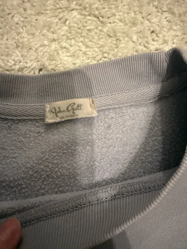 Brandy Melville Sweatshirt  - Image 4