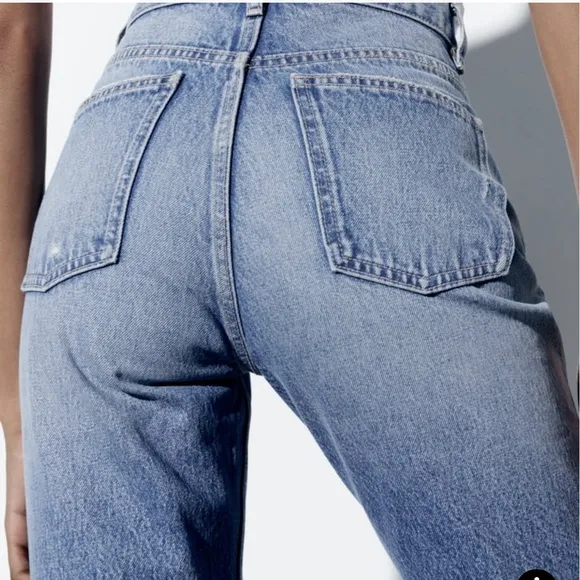 Zara size 6 denim light blue cute high rise straight leg 28 - Image 2