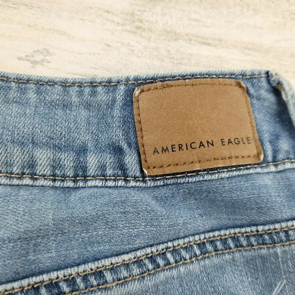 American Eagle Tomgirl Distressed Jeans Womens 4 Regular Light Wash Tapered - Image 11