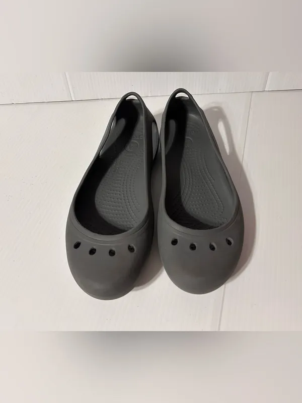 Crocs gray rubber slip on shoe women size 9 - Image 4