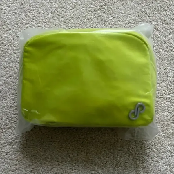 Poshmark Swag Lime Green Belt Bag - BRAND NEW - Image 5