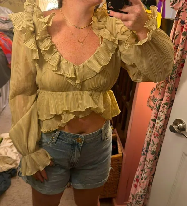 Anthropologie En Elly V Neck Ruffle Blouse - Image 2