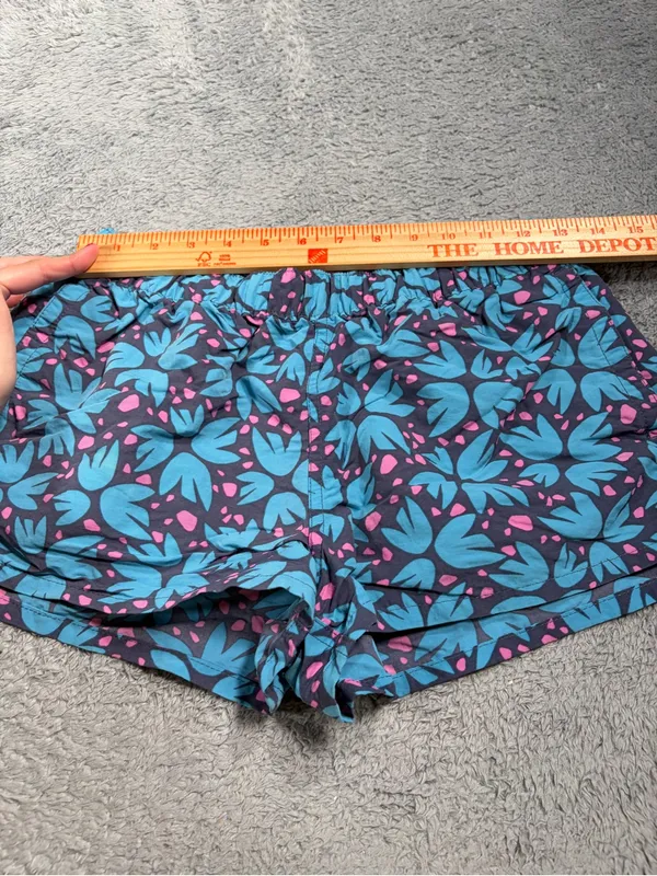 Patagonia barely baggies Blue pattern Shorts small - Image 11