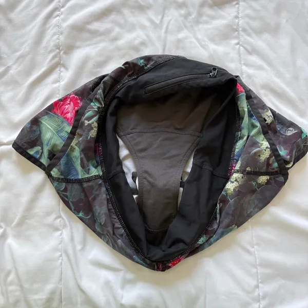 Lululemon Speed Up Low-Rise Lined Shorts 2.5 Lush Oasis Floral Womens 6 Active - Image 3