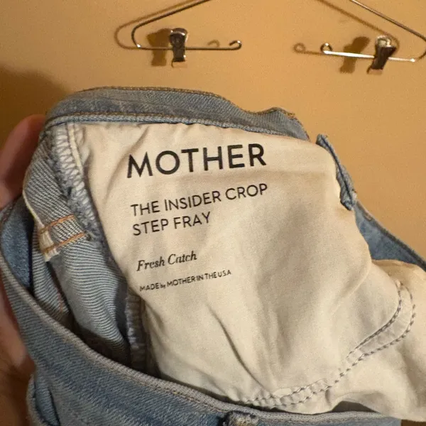 Mother Insider Crop Step Fray Jeans in Fresh Catch - Image 7