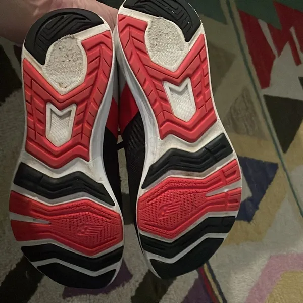 New Balance Minnie Mouse 7.5 - Image 6
