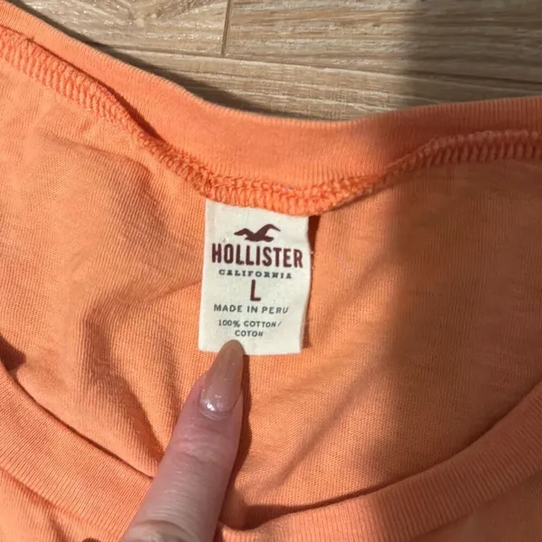 Hollister Women's 100%‎ Cotton t-shirt size large Cali '22 orange design - Image 2