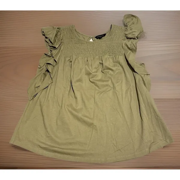 Banana Republic Women's Olive Green Ruffle Sleeve Tank Top Size Medium - Image 2
