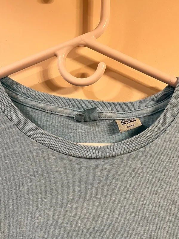 Levi's Women's Short Sleeve Light Blue Tee Shirt - Size Small - Image 5