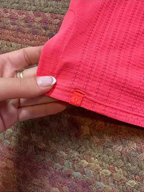 LULULEMON Hot Pink Athletic CROP Tank Top LASER MESH - Image 3