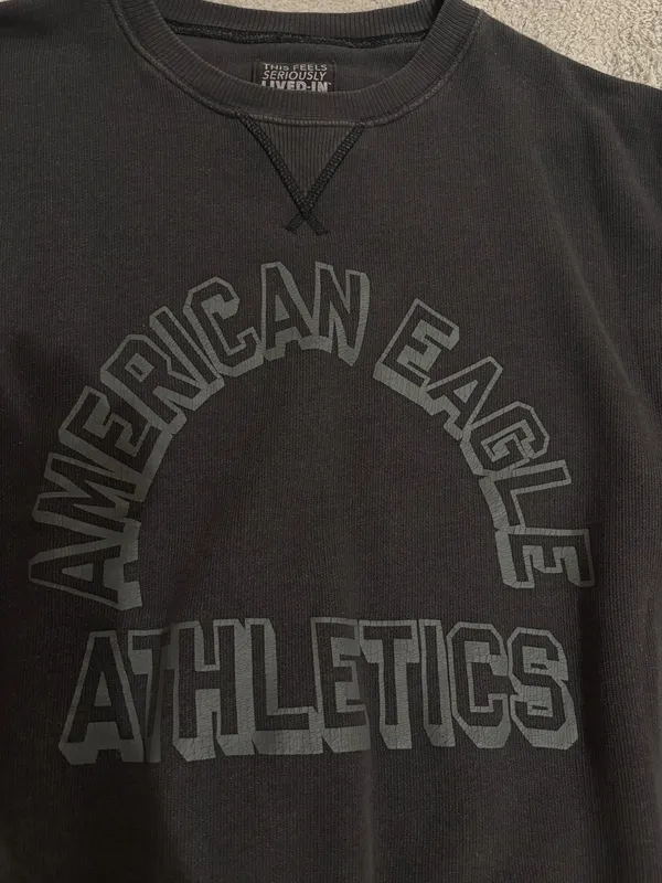 American Eagle Sweatshirt - Image 2