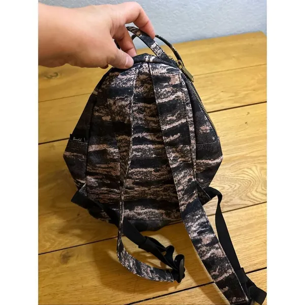 Herschel Supply Co. Nova Backpack patterned design - Image 9