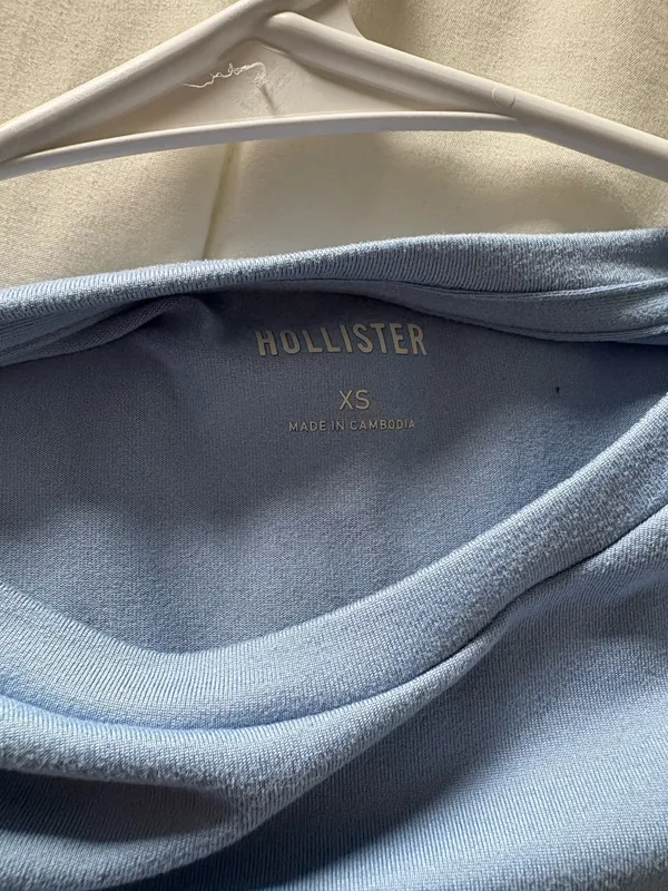 Seamless Hollister Tee - Image 2