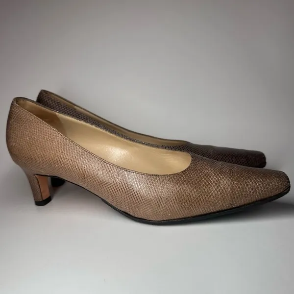 Salvatore Ferragamo Snakeskin Pumps Heels Leather Made in Italy 9 B Vibram Soles - Image 4