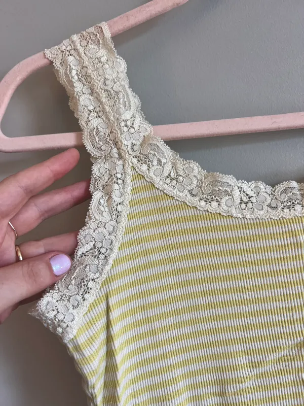 Yellow Lace Ribbed Tank Top Size L - Image 4
