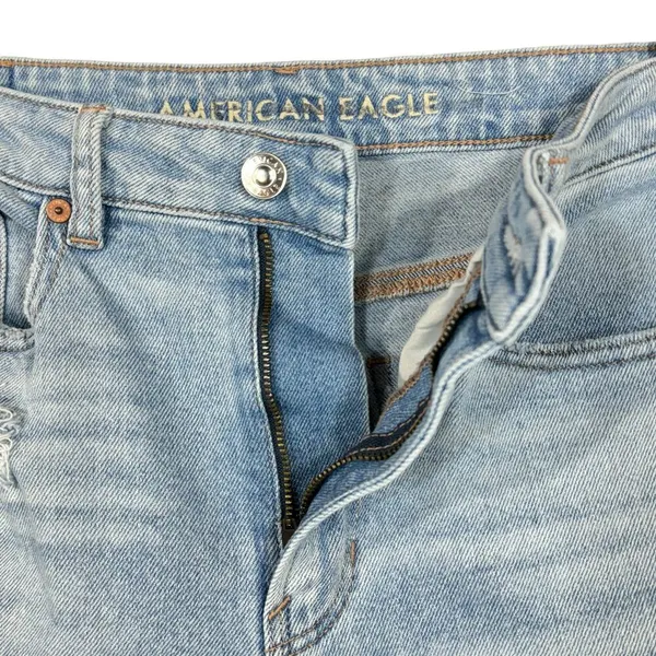 American Eagle SZ 8 Highest Rise Mom Jeans Distressed Rips Chewed Hem Light Wash - Image 4