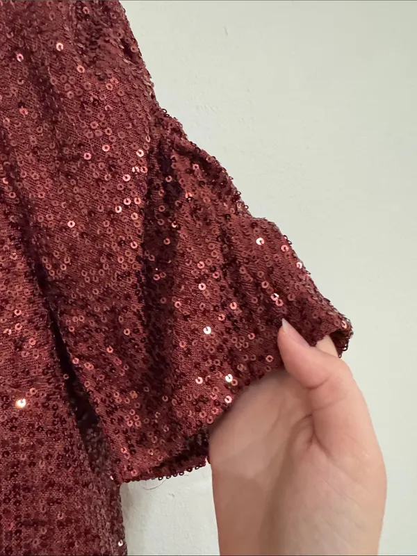 Torrid Burgundy Sequin Short Sleeve Going out Top Ruched Sleeves Keyhole Back 1X - Image 6