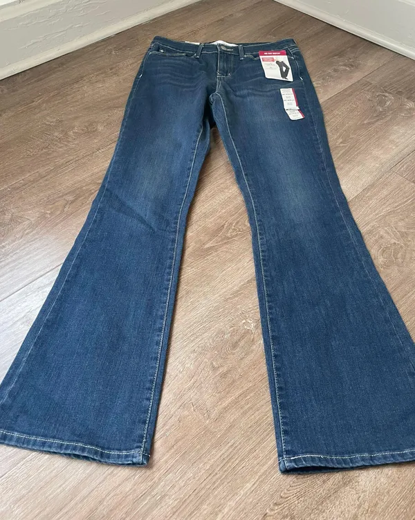 Signature by Levi Strauss NEW Mid-rise Bootcut jean Simply Stretch Women’s sz 6M - Image 9