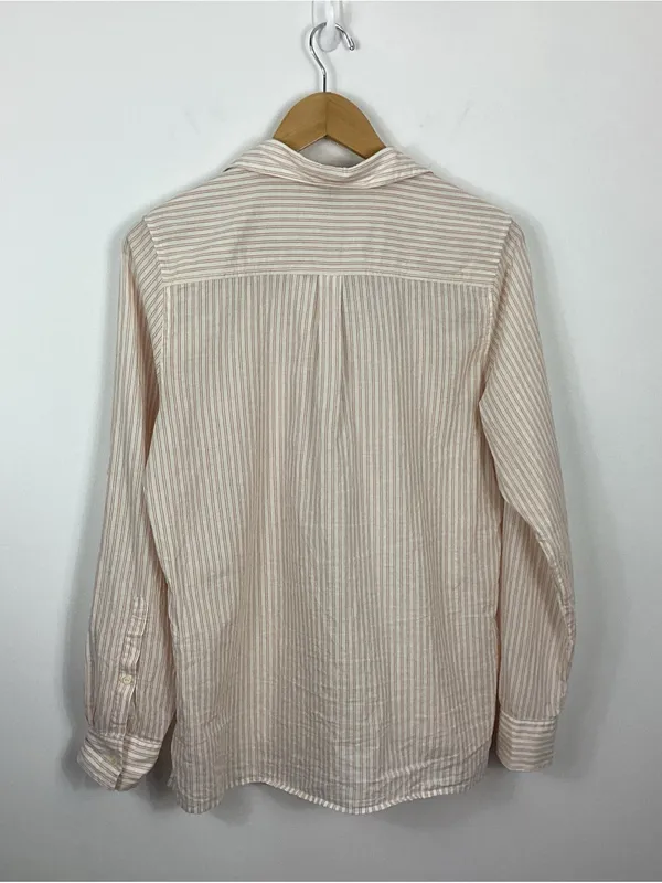 Patagonia Lightweight A/C Buttondown Shirt Size Medium - Image 2