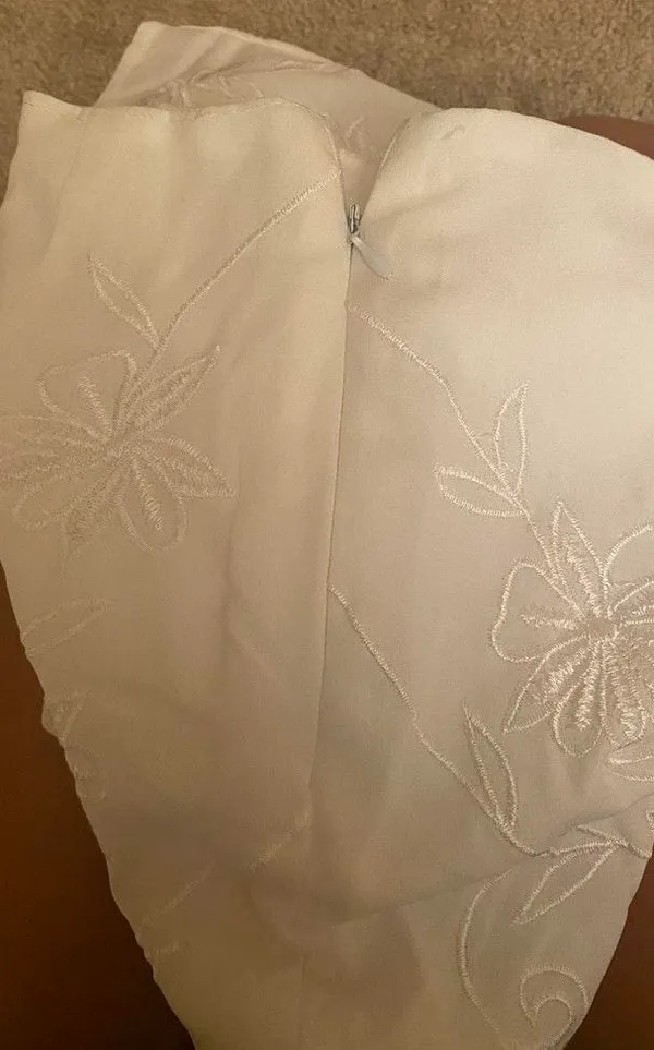 White Embroidered Shorts - Image 3