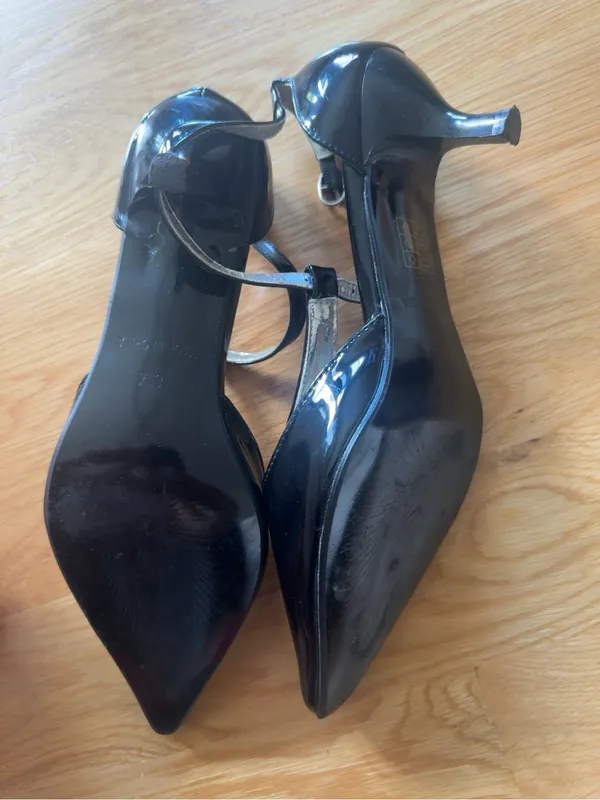 S.HERO Black Patent Pointed Toe T-Strap Kitten Heels Y2K Pumps Size 8 - Image 2