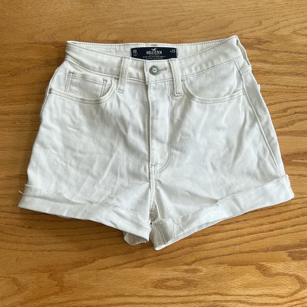 Hollister Women’s Ultra High Rise Mom Shorts White Cuffed W‎ 23 00 - Image 2