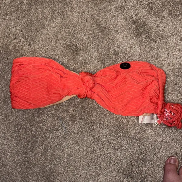 New Cotton On coral textured Bikini Top ban-do size s/m - Image 3