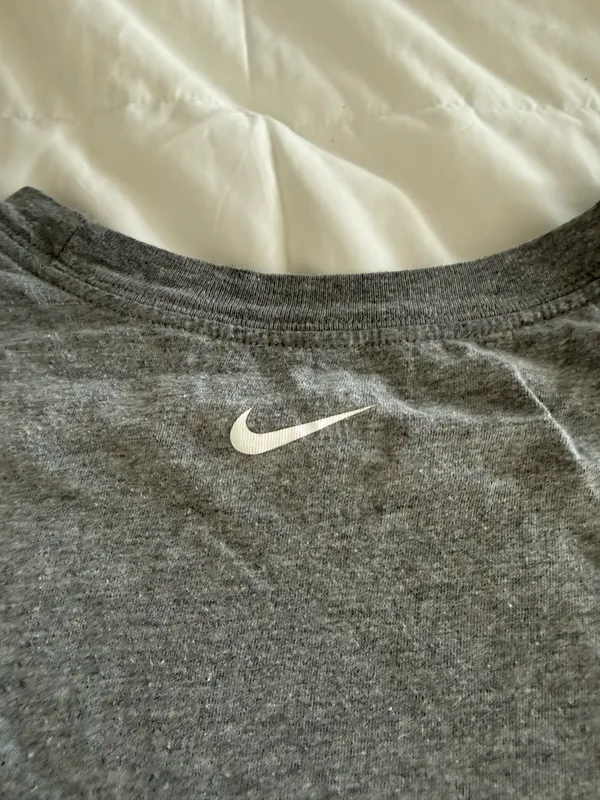 Nike T-shirt  - Image 4