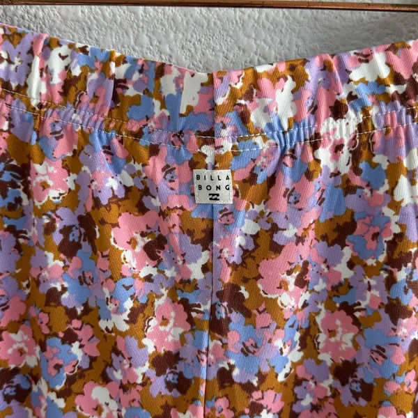 NWT Billabong Hang Loose Pant Pink Abstract Floral Flare Pants Small - Image 9