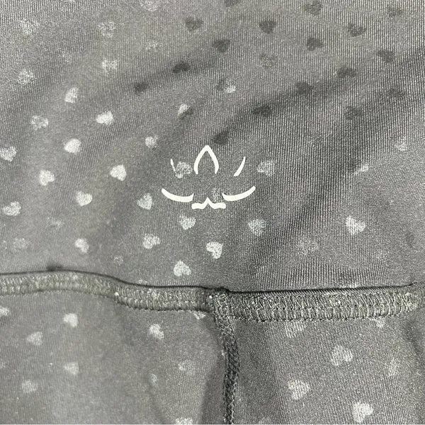 Beyond Yoga Black Heart Print Powershine High‎ Rise Leggings - Image 4