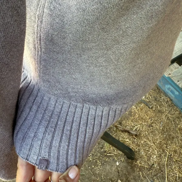 Lululemon Athletica Classic Gray Crew Neck Sweater XS - Image 4