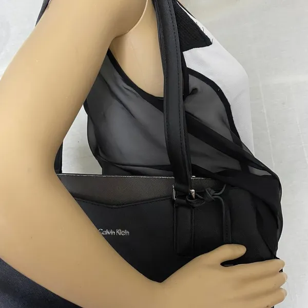Calvin Klein Black Large Saffiano Leather Tote Bag - Image 8