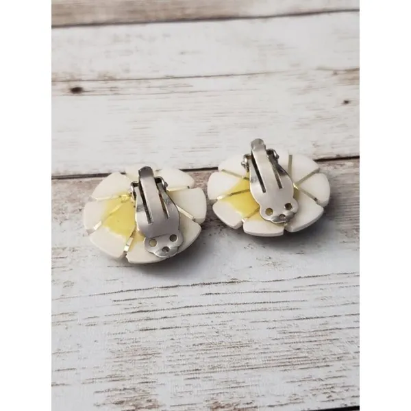 Vintage Clip On Earrings - Slightly Off White & Gold Tone Circle - Image 3