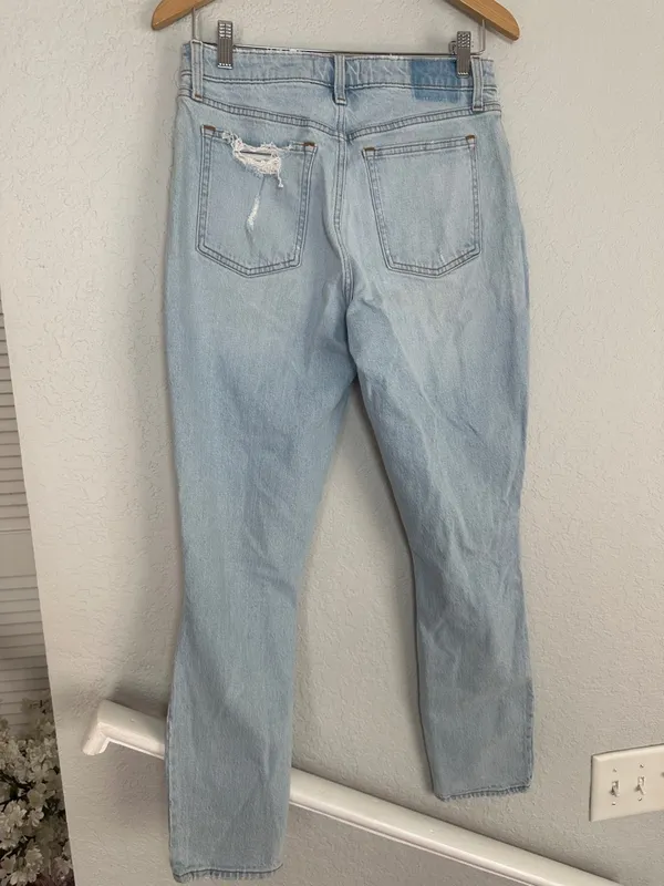 NEW Abercrombie & Fitch High Rise Light Blue Distressed Jeans Size 28 / 6 Curve - Image 5