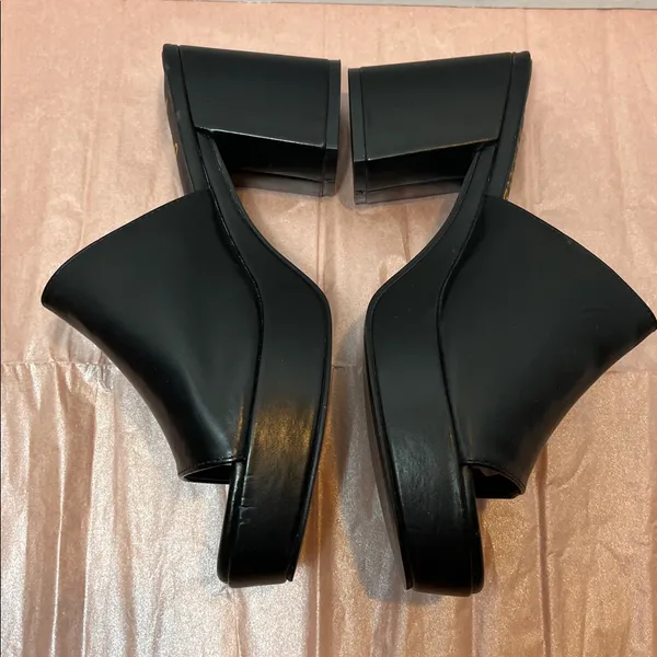 Lulu's Elegant Black Mules - Image 4
