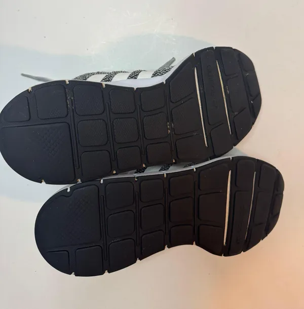 Adidas Cloud Foam Size 5 - Image 7