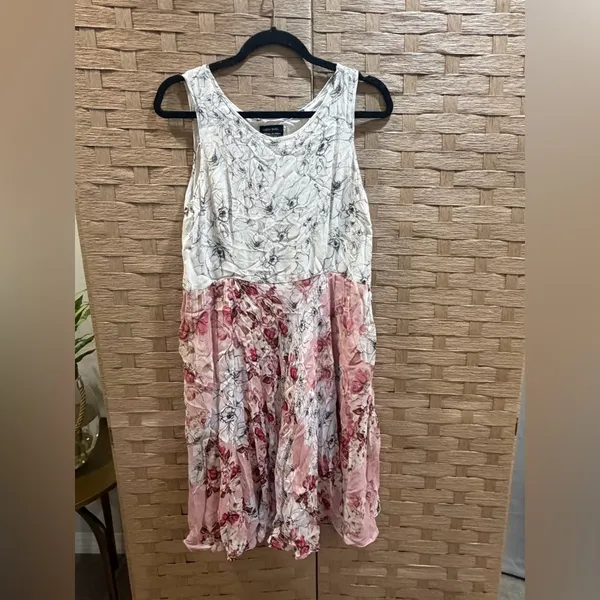 Anthropologie Varun Bahl Floral Pink and White Sleeveless Dress Size 8 - Image 2