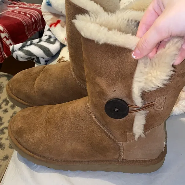 Bailey button ugg boots - Image 2