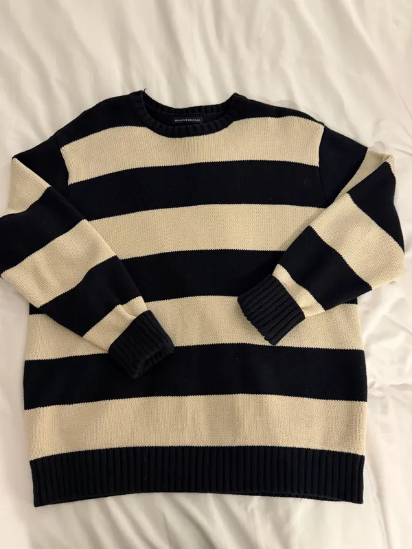 Brandy Melville Striped Sweater Navy - Image 4