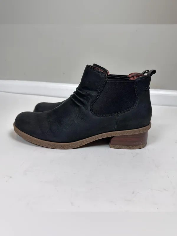 Dansko Bea Waterproof Ankle Boots, Black Nubuck, Women's 38 EU (US 7.5-8) - Image 4