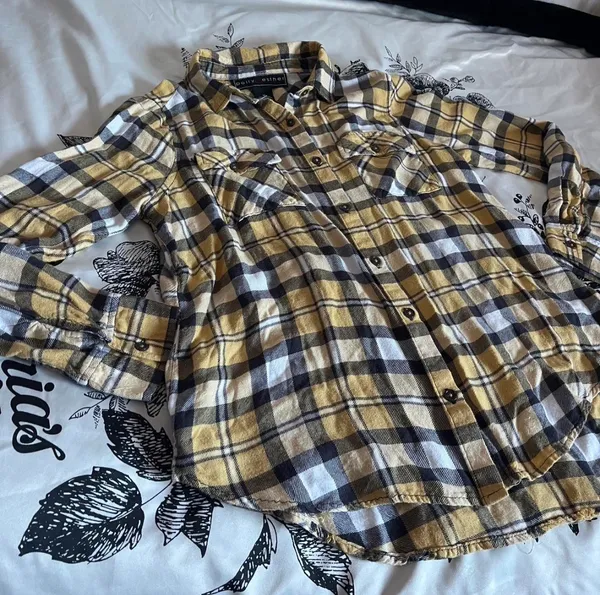 Polly & Esther Y2K plaid button-up flannel shirt - Image 3