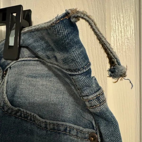 NWT Forever 21 Ripped Boyfriend Jeans - Image 3