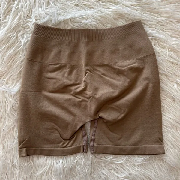 Alphalete Amplify Ultra High Rise Biker Short 4.5” Chai Size Medium - Image 6