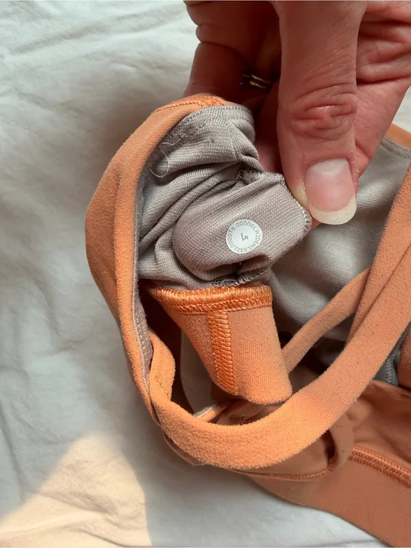 Lululemon Strappy Cross Back Sports Bra Peach‎ Size 4 - Image 4