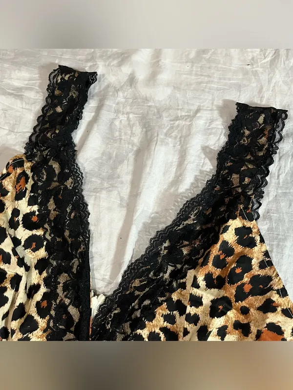 PrettyLittleThing Plus Leopard Satin Lace Cut Out Maxi Dress 18 NWT - Image 9