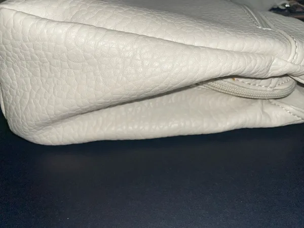 Giani Bernini Beige Tan Pebbled Faux Leather Purse Handbag Pockets Logo EUC - Image 13